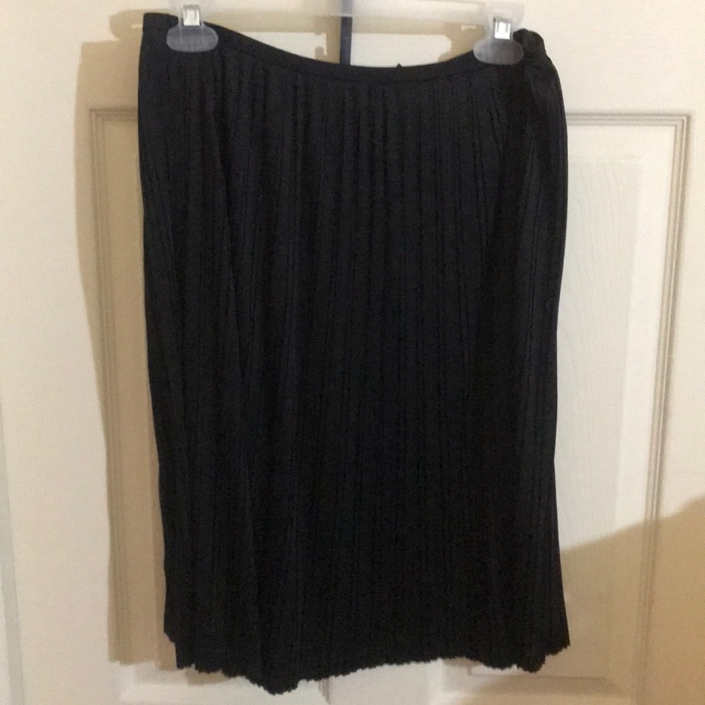 Women’s S/P Black Skirt in excellent condition